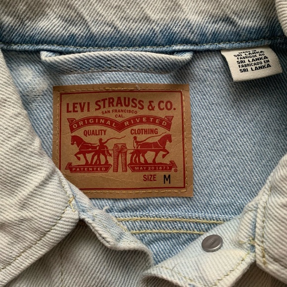 Whitewash embroidered Levi’s jacket - Picture 2 of 5